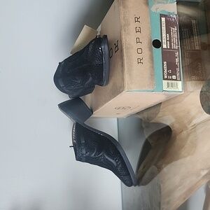 ROPER Megan Black Faux Leather Mules Womens Size 8